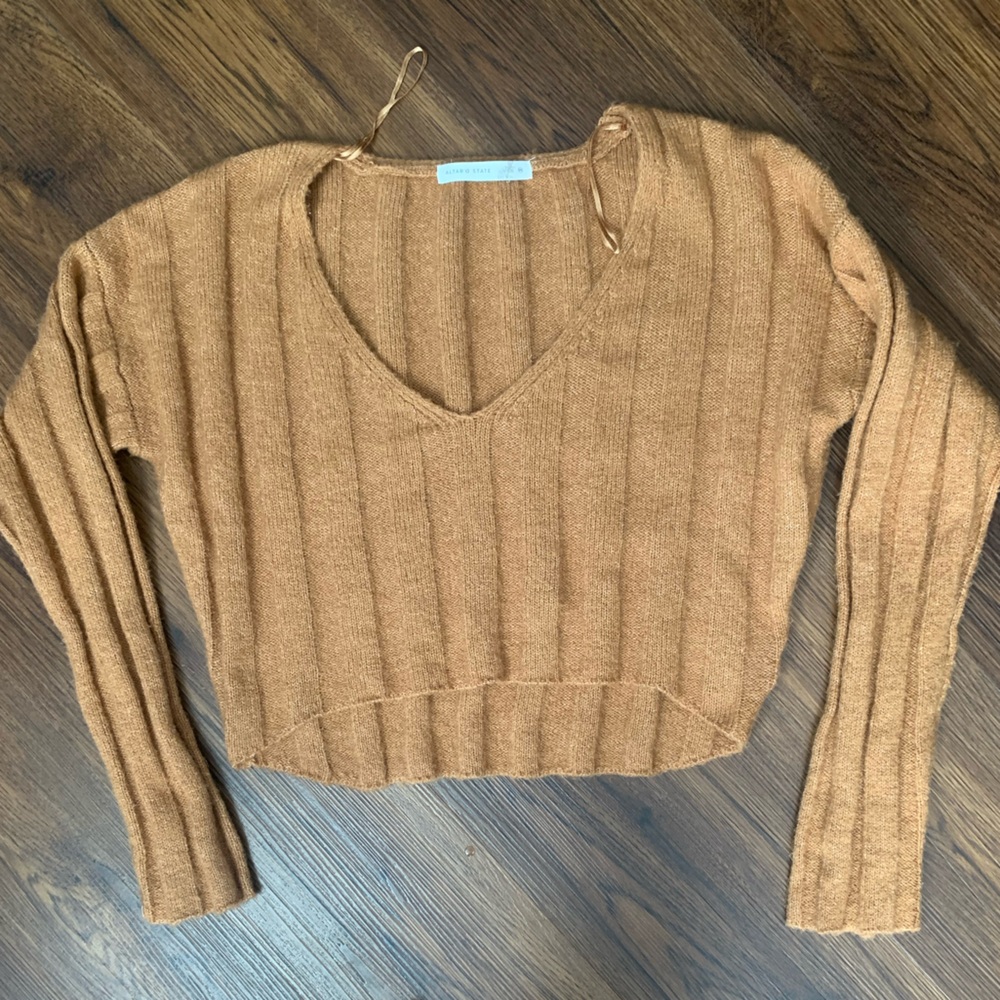 Adorable cropped sweater